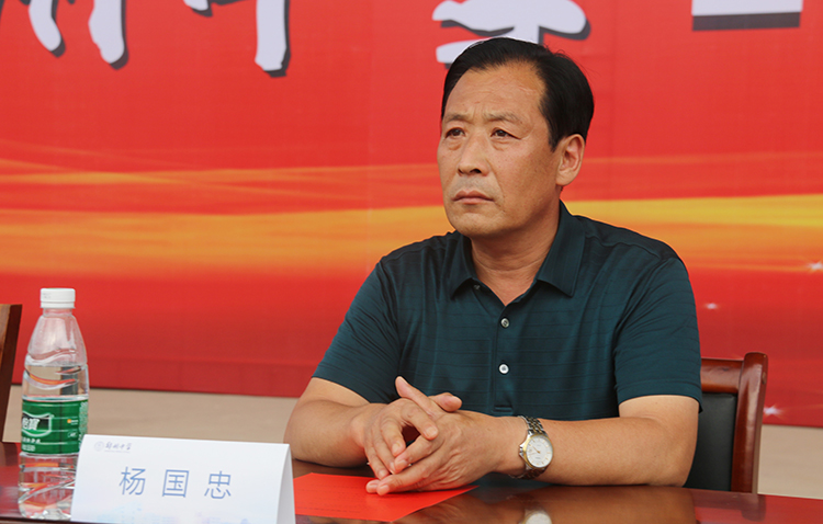 圖9：鄭州中學工會主席楊國忠宣布開訓.JPG