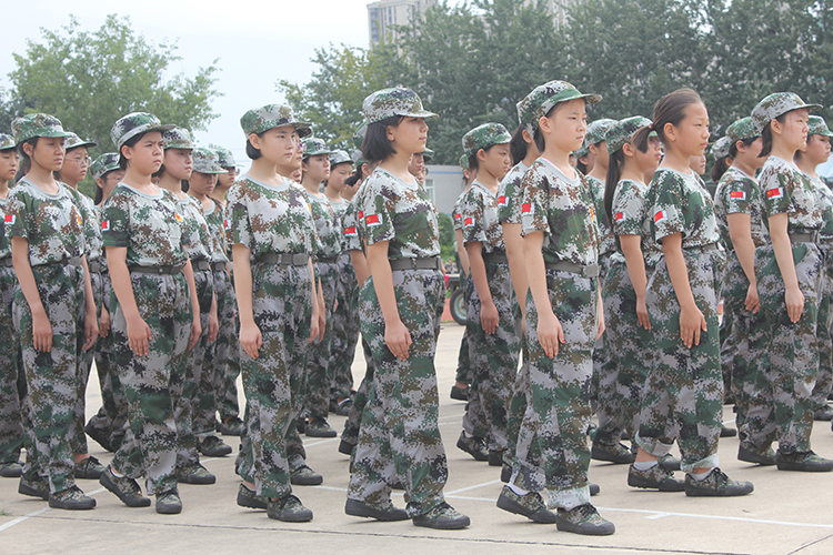 圖片3：軍中綠花堅韌美麗.JPG