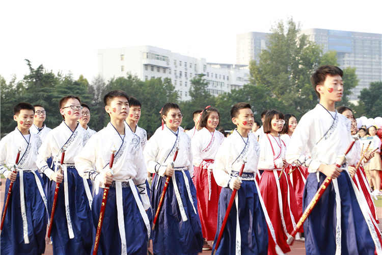 圖片2：八年級七班方隊.JPG