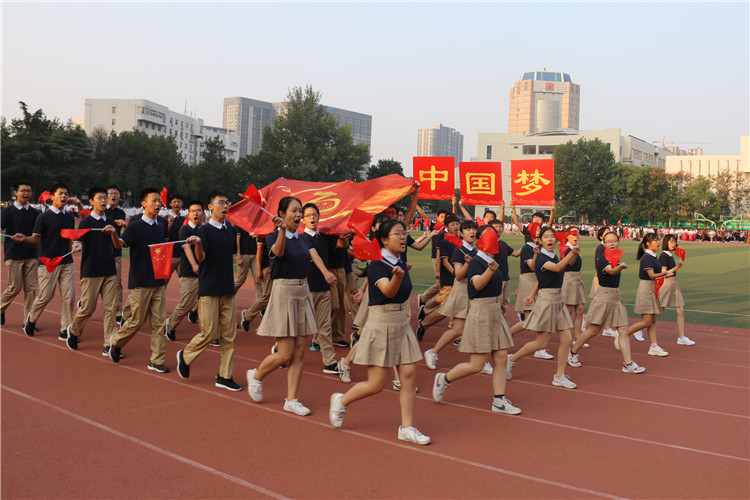 圖片11：高二中科一班方隊.JPG