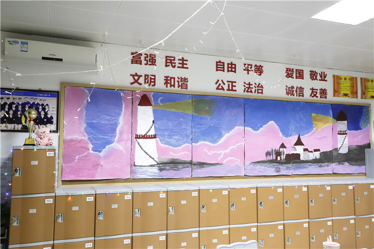 圖片7：高二國際1班班級文化布置.JPG