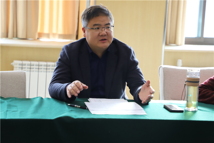 鄭州中學(xué)黨委委員、校長(zhǎng)助理田玉寶分享班會(huì)課程德育思考.JPG