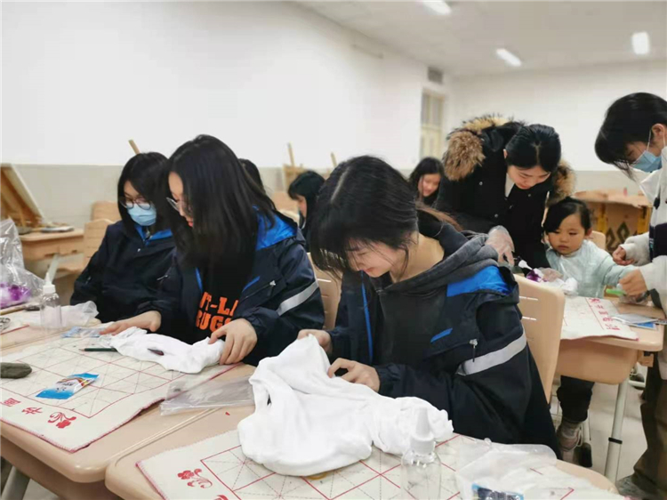 李佳琪 扎染社團活動.jpg