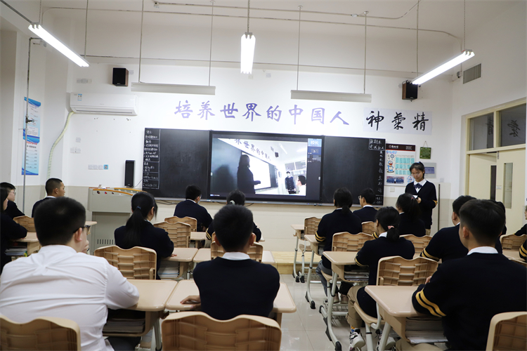 圖片24：班級(jí)文化建設(shè)現(xiàn)場(chǎng)同步直播.JPG