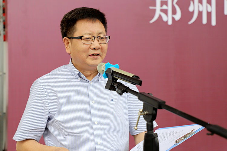 圖7：鄭州中學(xué)黨委書記、校長高正起講話.JPG