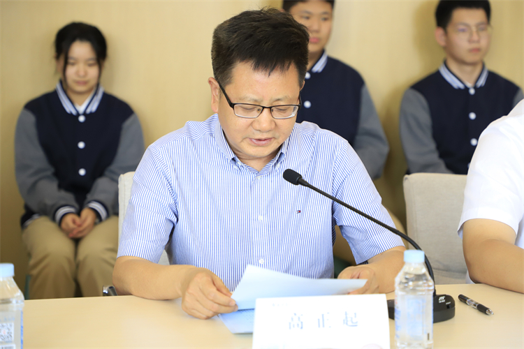圖片2：鄭州中學(xué)黨委書記、校長高正起致辭.JPG