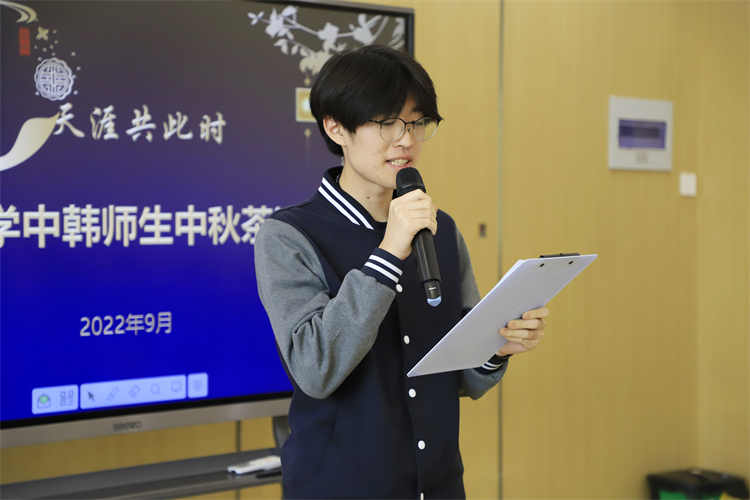 圖片7：韓國學(xué)生代表發(fā)言.JPG