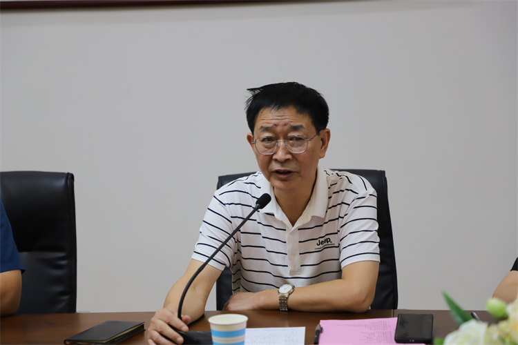 學校黨委委員、副校長宋振國作總結(jié)講話.JPG