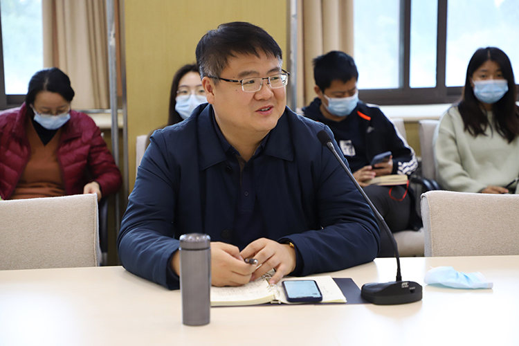 圖片5：鄭州中學(xué)黨委委員、校長助理田玉寶總結(jié)發(fā)言.JPG