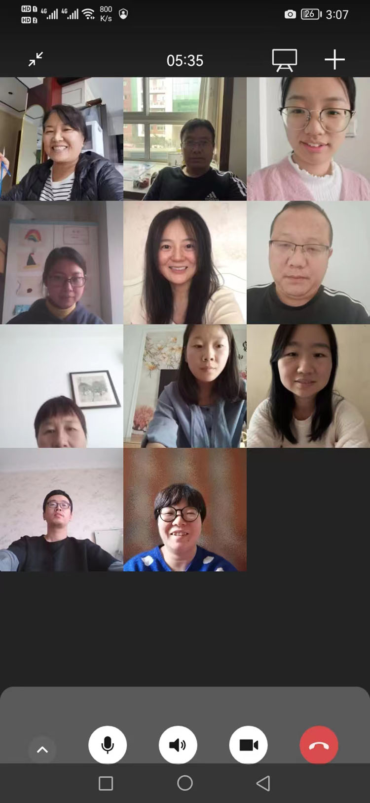 圖片1：九年級英語組召開線上教學(xué)研討會.jpg