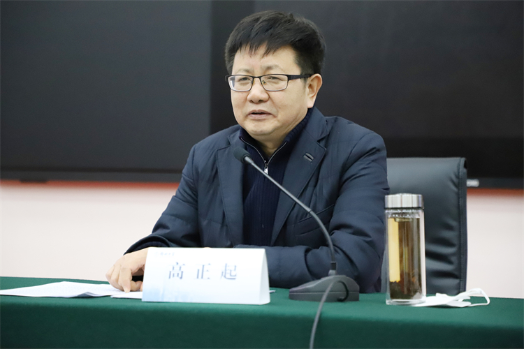圖二：鄭州中學(xué)黨委書記、校長(zhǎng)高正起講話.jpg