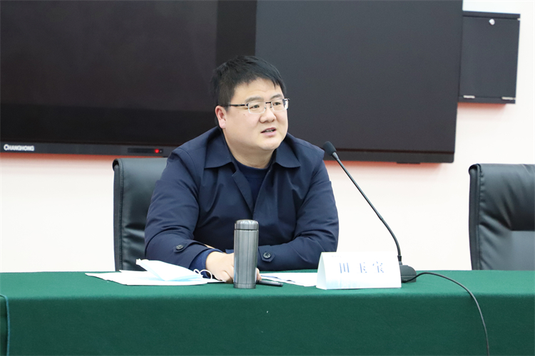 圖三：鄭州中學(xué)黨委委員、校長(zhǎng)助理田玉寶講話.JPG