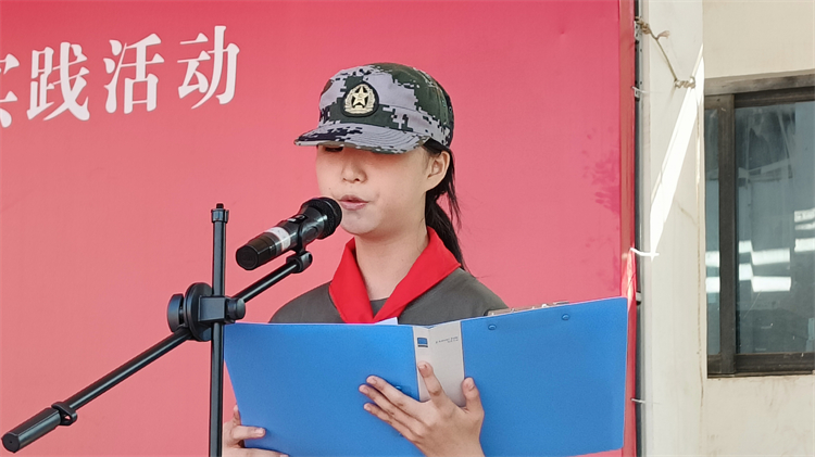 圖片7：學生代表發(fā)言.jpg