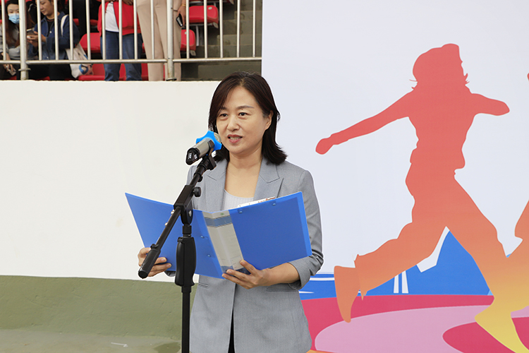 圖片27：鄭州中學(xué)黨委委員、校長李蘭致開幕辭.JPG