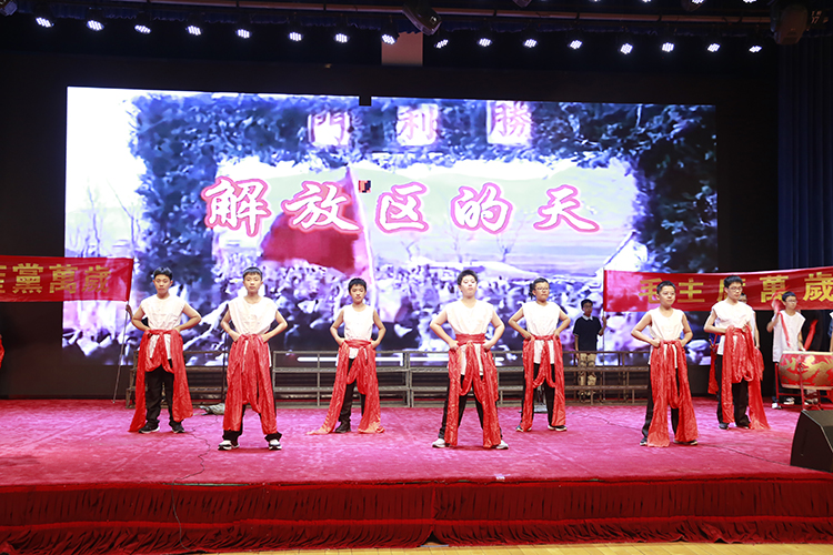 圖片8：學(xué)生們雄姿英發(fā)，朝氣蓬勃.JPG