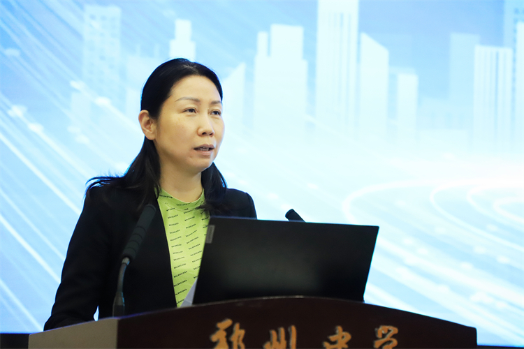 圖片3：鄭州市教育局黨組成員、副局長孟杰致辭.JPG