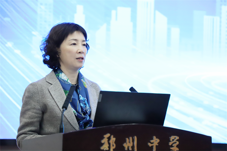 圖片4：河南省教育廳對外合作與交流處處長、河南省教育國際交流協(xié)會副秘書長王華星講話.png