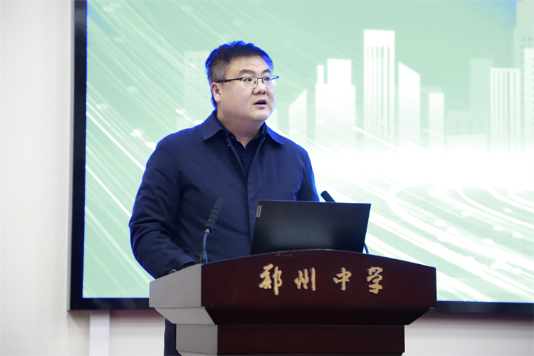 圖片5：州中學黨委委員、副校長田玉寶主持召開聯(lián)盟會員大會.JPG