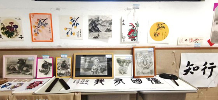 圖5 八三班大氣磅礴的作品展.jpg