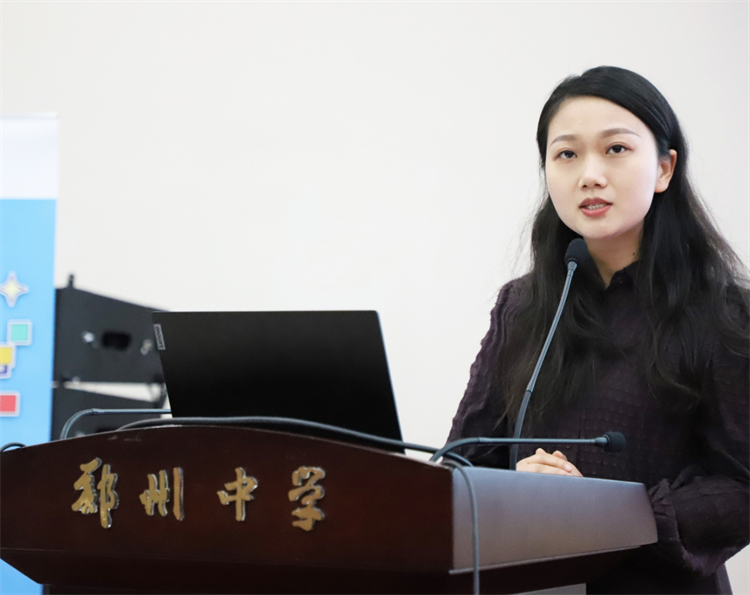圖片2：鄭州中學副校長王靜為本次活動致辭.jpg