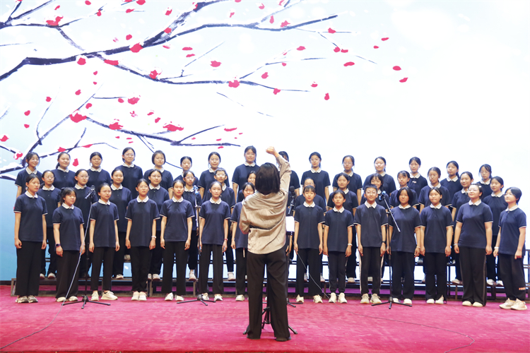 圖片3：Firefly學生合唱團帶來的歌曲《踏雪尋梅》.JPG