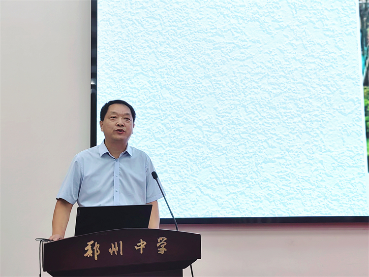 圖片6校長助理、高中部課程與教學(xué)處主任屈丙辰講話.jpg