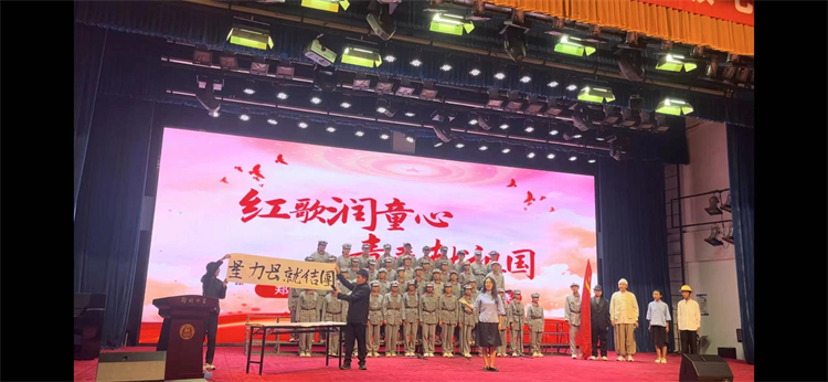 圖3 啟航班《團(tuán)結(jié)就是力量》.jpg