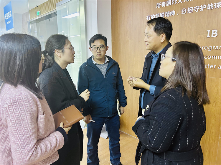 圖片八 各部門負責人商討學生議案（3）.jpg