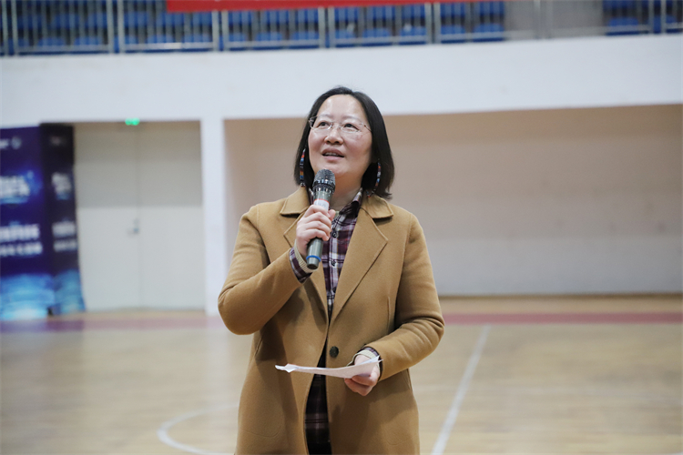 圖片1：鄭州中學(xué)校長助理、國際部主任劉高利作動(dòng)員講話.JPG