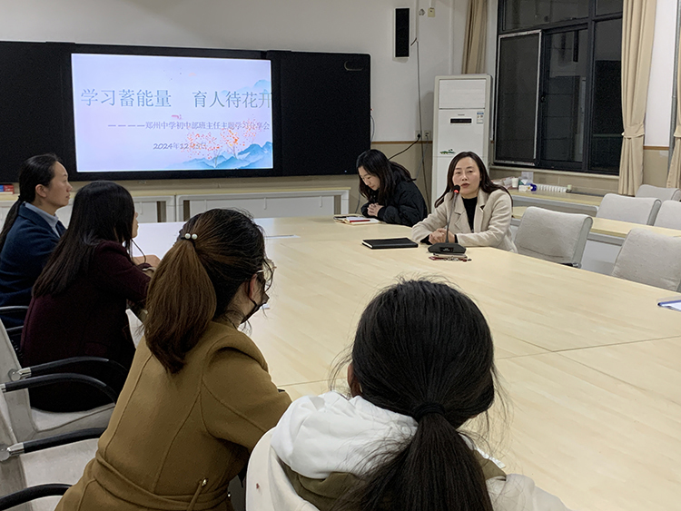 圖片6：鄭州中學(xué)黨委委員、副校長(zhǎng)韓穎總結(jié)發(fā)言.JPG