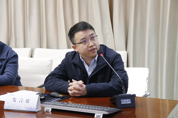 圖片7：鄭州中學八一校區(qū)德育副校長張磊匯報.JPG