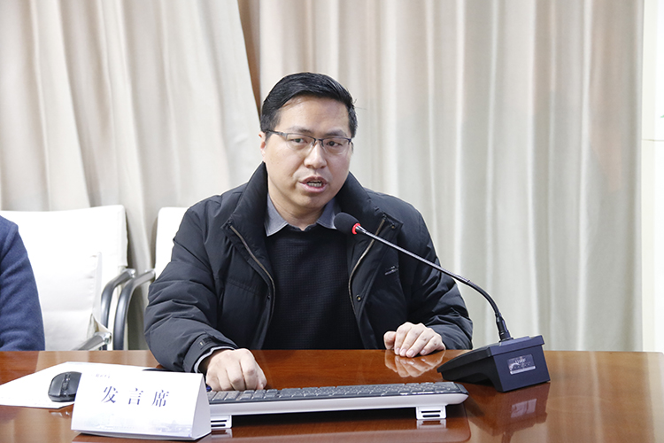 圖片8：鄭州中學啟新校區(qū)德育副校長李磊匯報.JPG