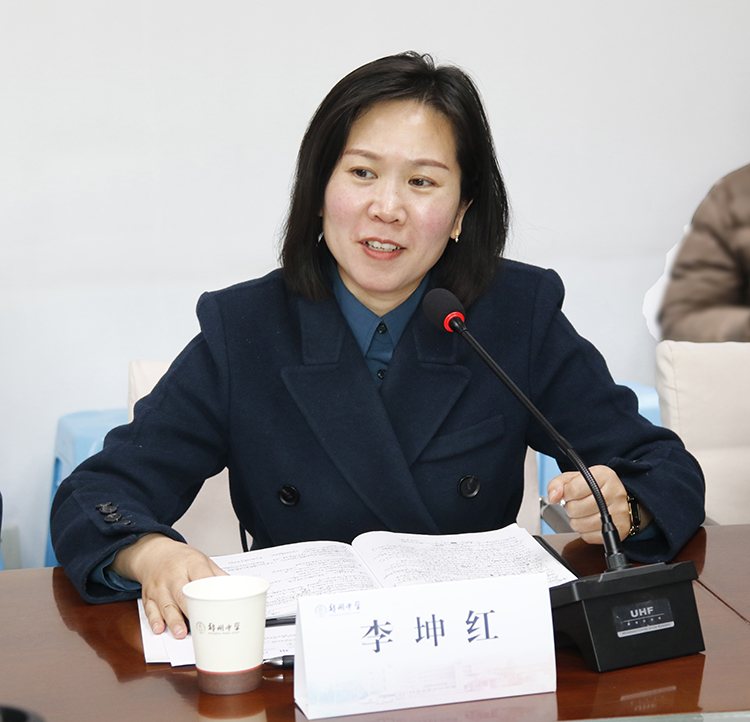鄭州中學梧桐校區(qū)（高新一中）校長李坤紅點評（4）.JPG