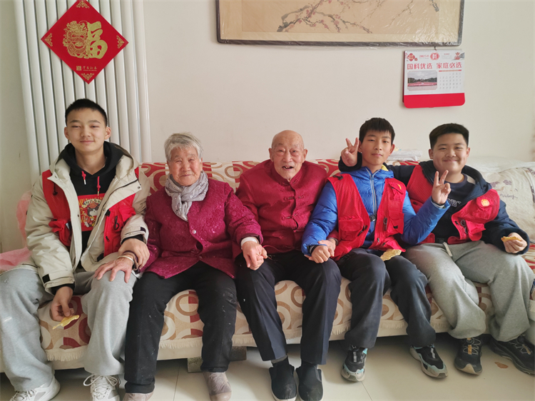 圖片3：參與志愿服務.jpg