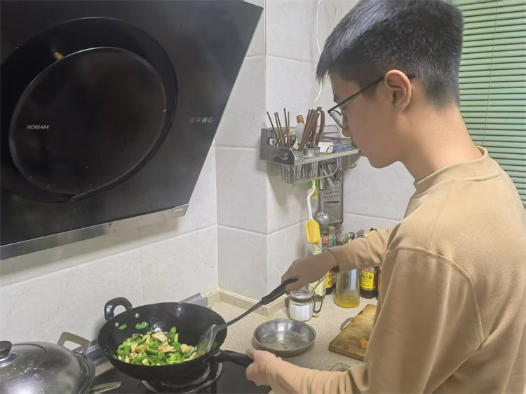 圖片11：學炒菜.jpg