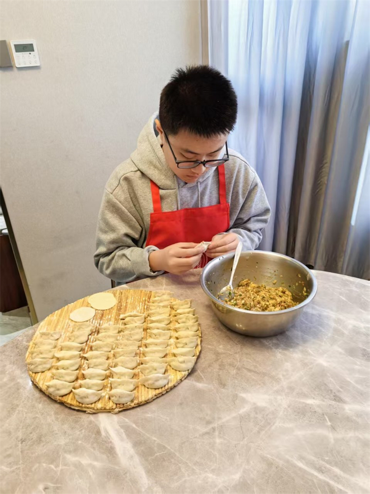 圖片2：包餃子.jpg