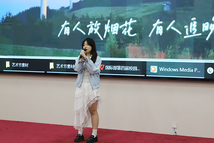 圖片8：獨唱的《世界贈與我的》.JPG